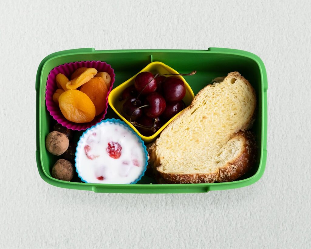 How to Build a Balanced Lunch-Box for Children